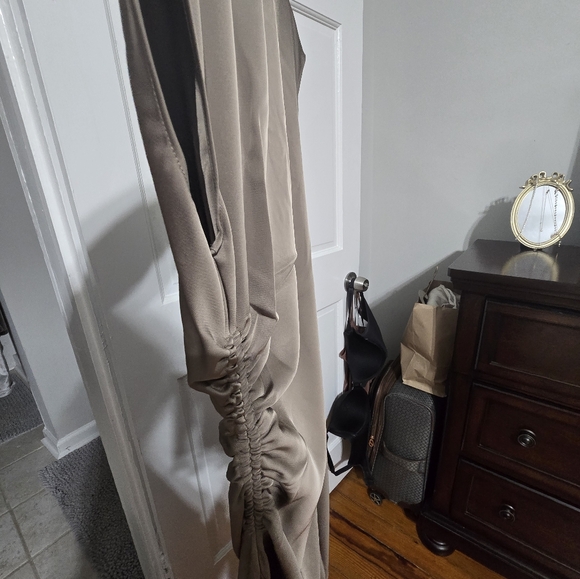 Dress - Picture 3 of 5